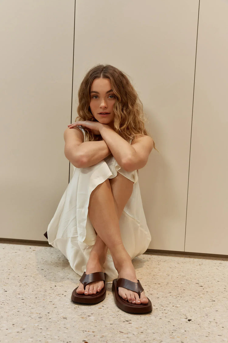 VERALI SHOES shoes Bouncer Flatform Thong - Chocolate