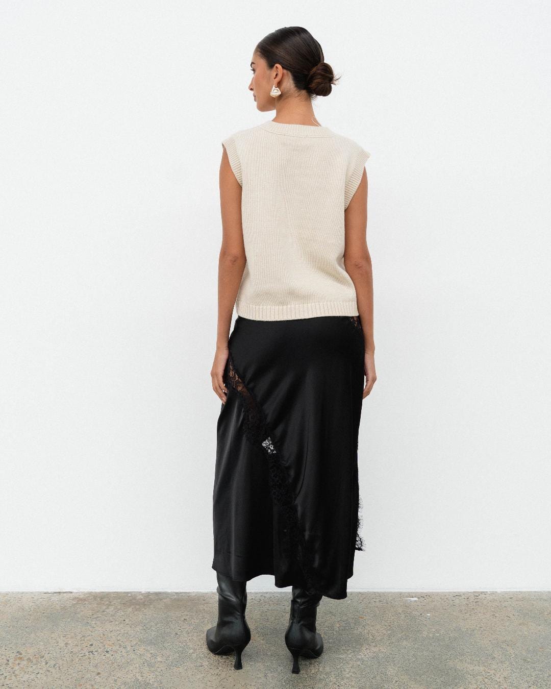 White Closet vest Emily Vest - Wine (Copy)