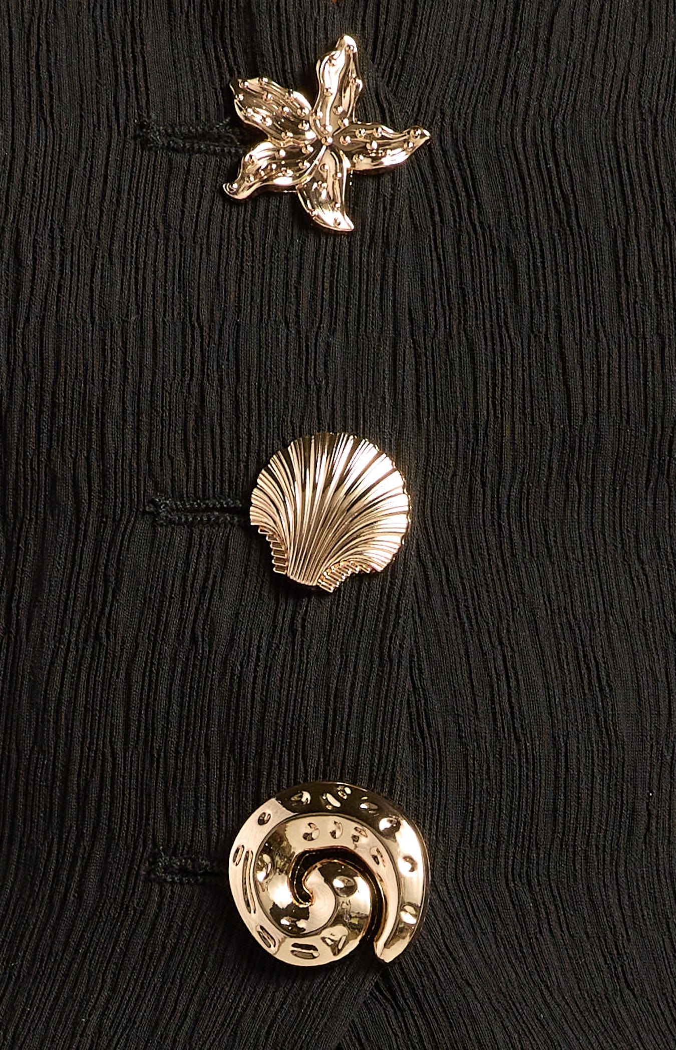 Here Comes The Sun set Shell Button Set - Black