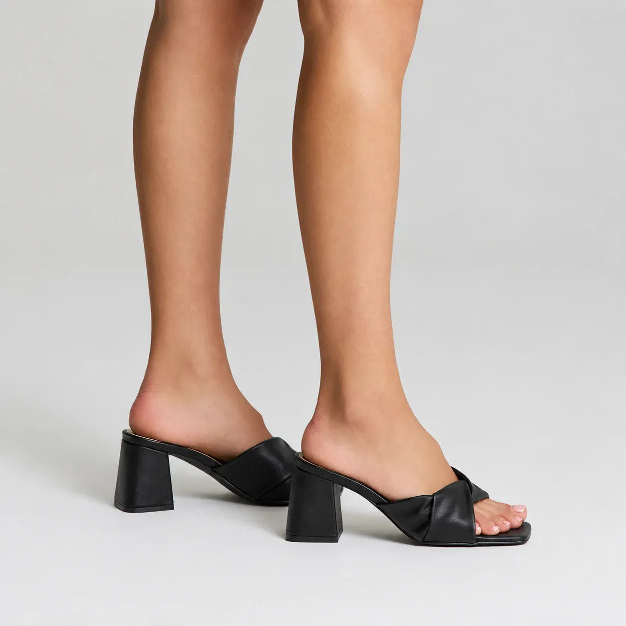 VERALI SHOES shoes Stella Block Heel - Black