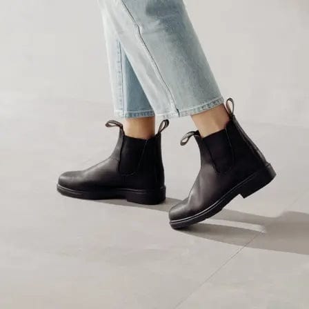 Blundstone BOOTS #063 Elastic Sided Dress Boot - Black