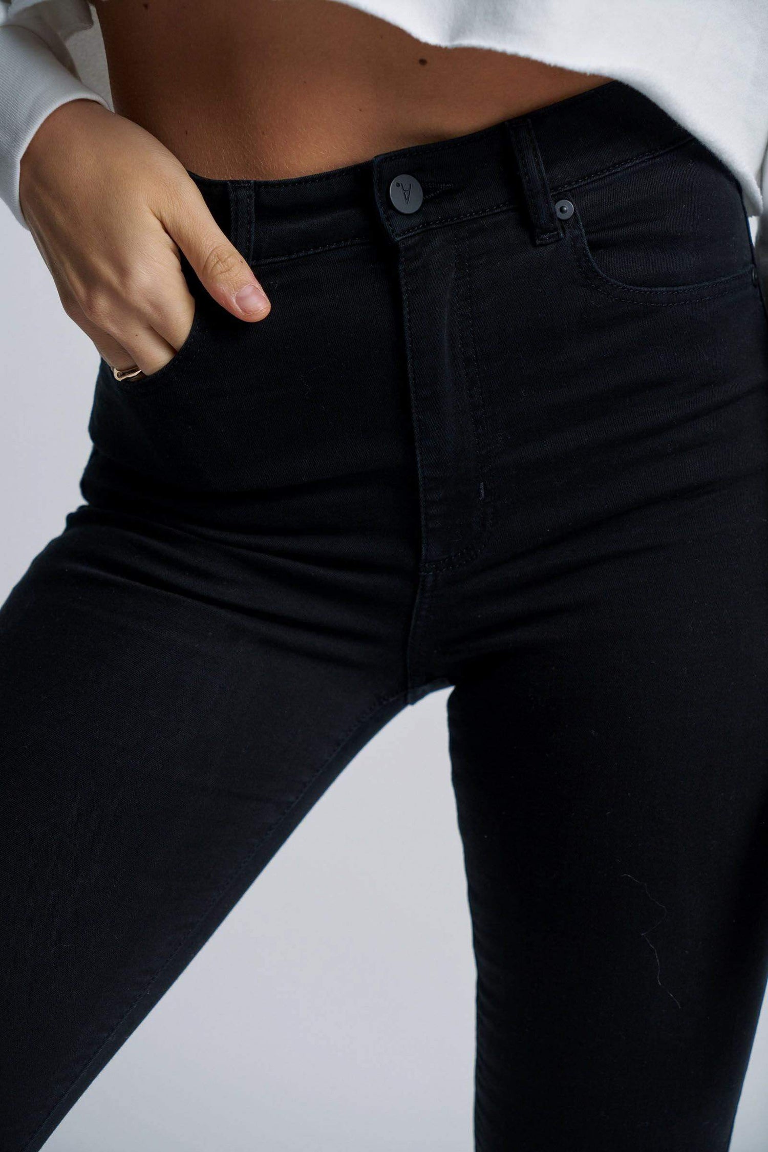 A brand Jeans Abrand High Skinny Ankle Basher - Black Magic