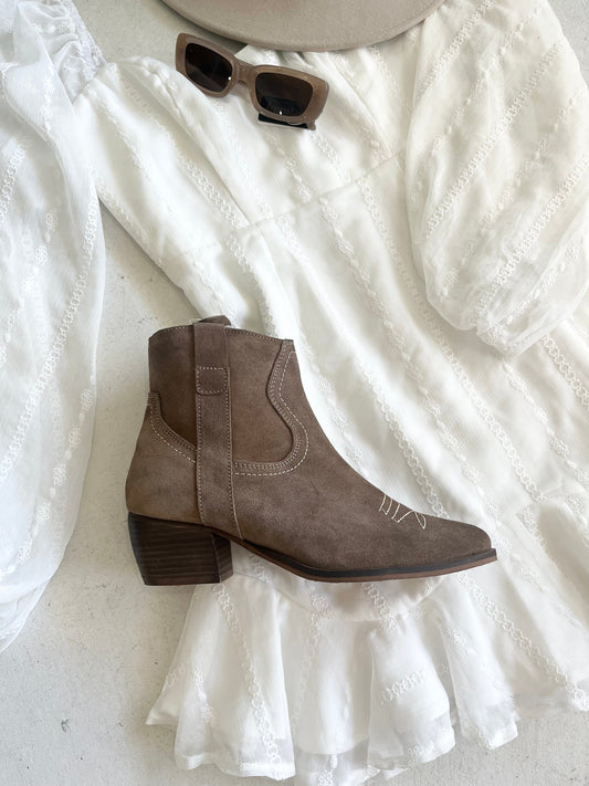 Human Shoes ankle boots Dee Ankle Boots - Sand Suede
